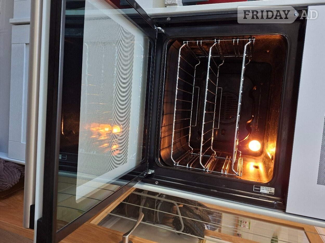 Hotpoint DD2 540WH Double Oven - Home Appliances in Poole