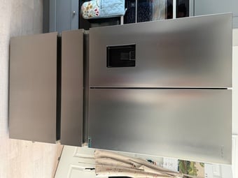 Hisense American Fridge Freezer