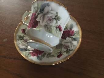 Vintage Elizabethan Staffordshire ‘Jacobean’ fine bone china cup and saucer
