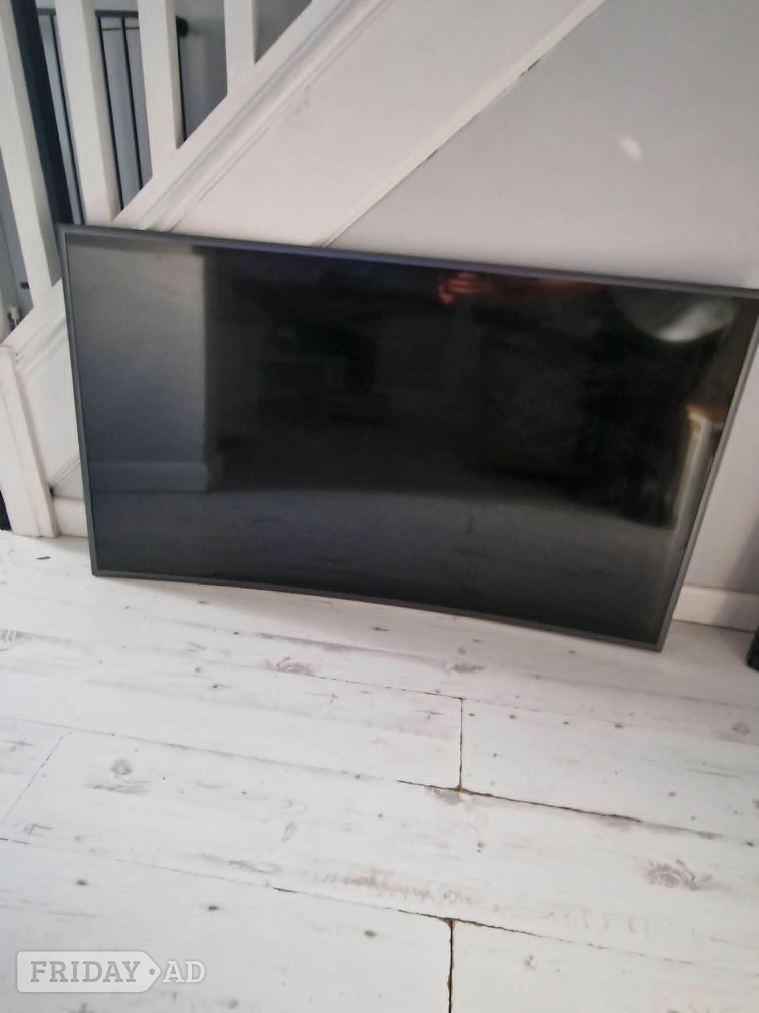 Selling this TV for spares or repair. Samsung curve 55 inch LCD,  in Welwyn Garden City