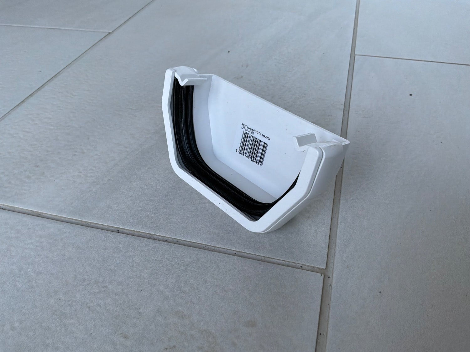 WHITE FLOPLAST GUTTERING ACCESSORIES, SQUARE, NEW - DIY in Sandown