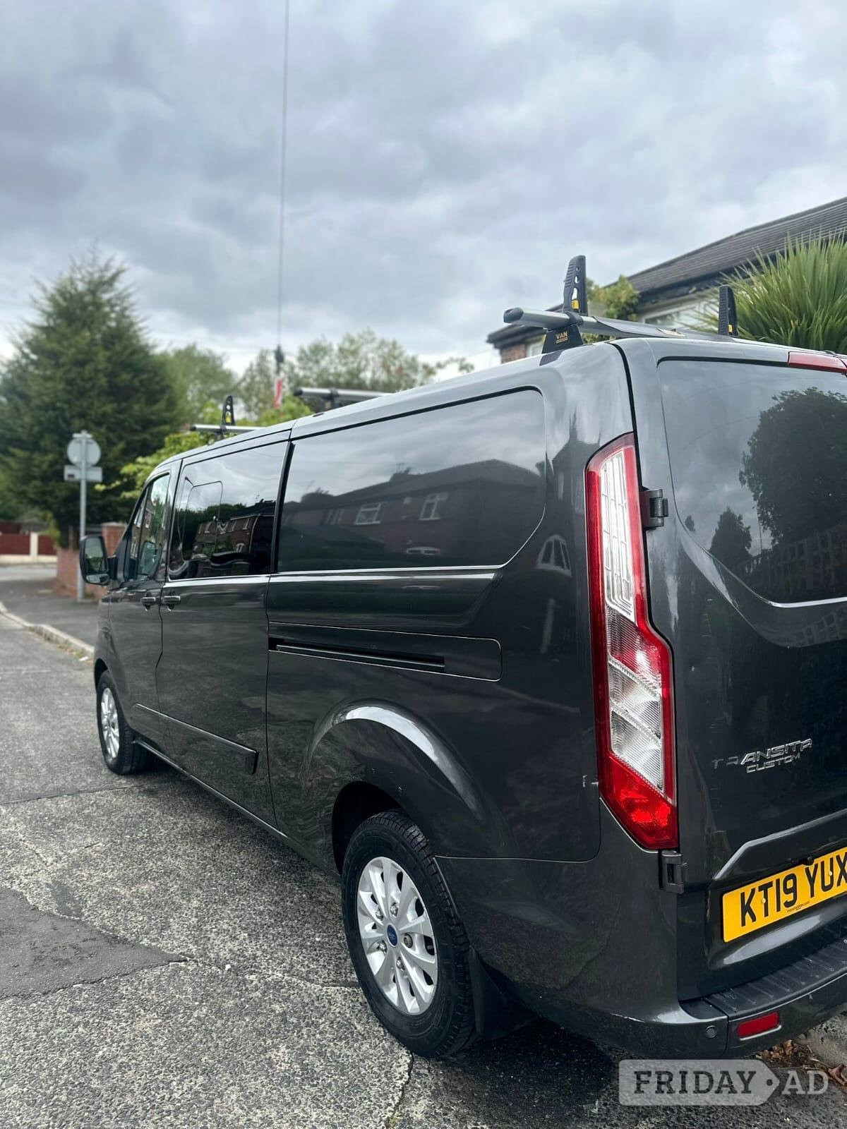 [ berth ]Ford Transit Custom 320