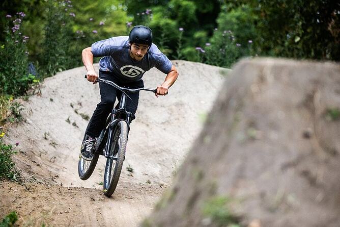 Norco Rampage 1 Dirt Jumper BrownTan - Bicycles in London
