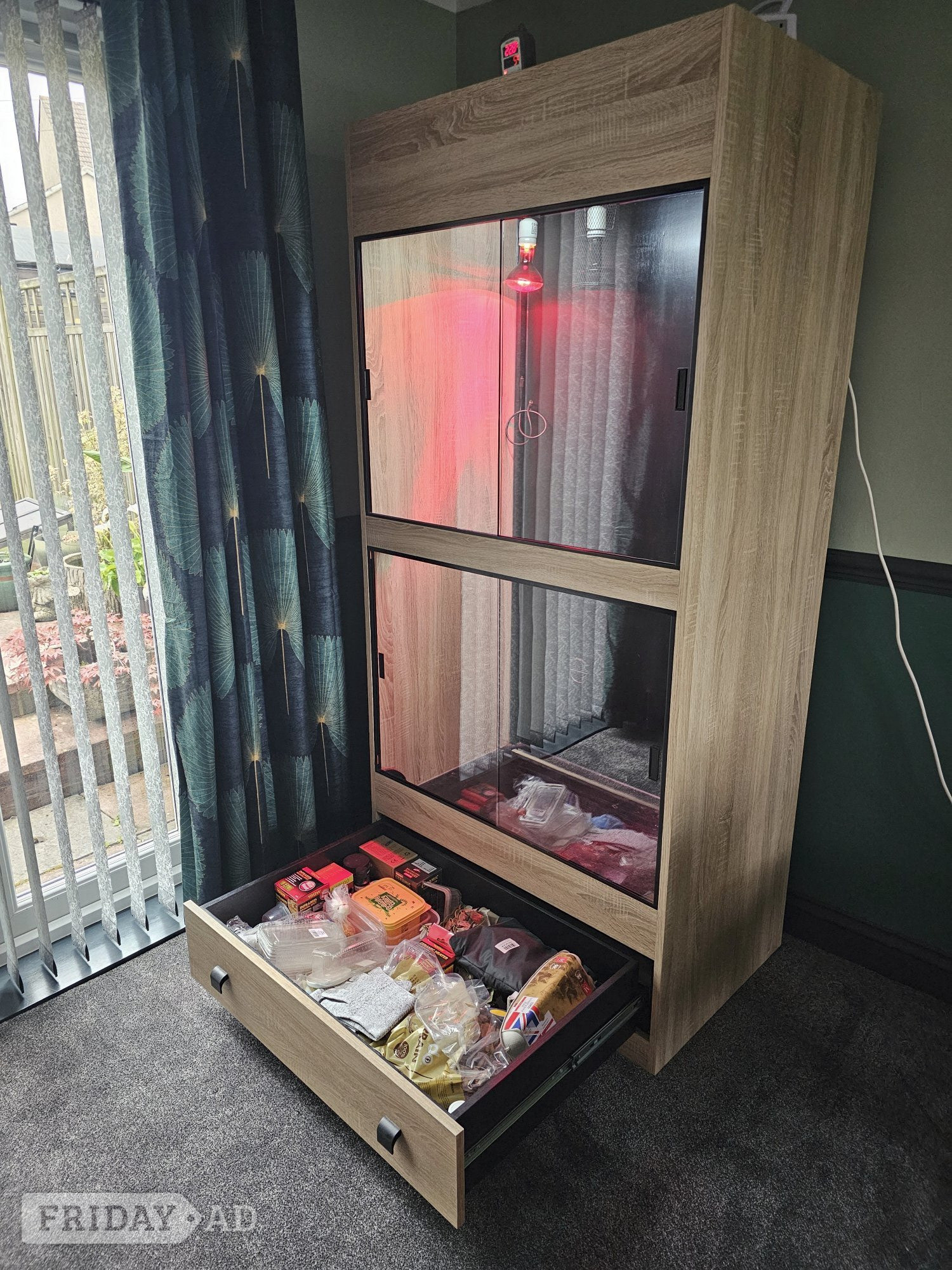 Vivarium LARGE with electrics