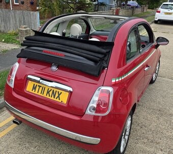 2011 FIAT 500 Lounge Convertible F/S/H