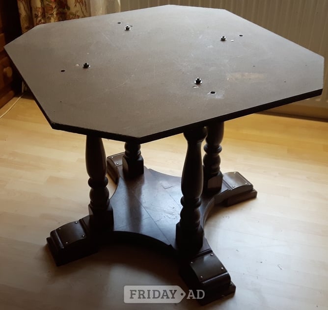 Round TABLE 119cm diameter, 74cm high