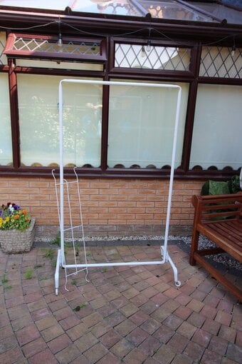 SMALL WHITE CLOTHES RAIL