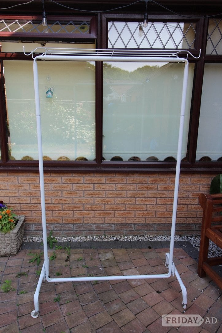 SMALL WHITE CLOTHES RAIL
