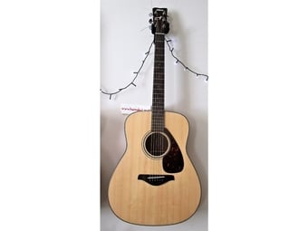 YAMAHA FG 700MS