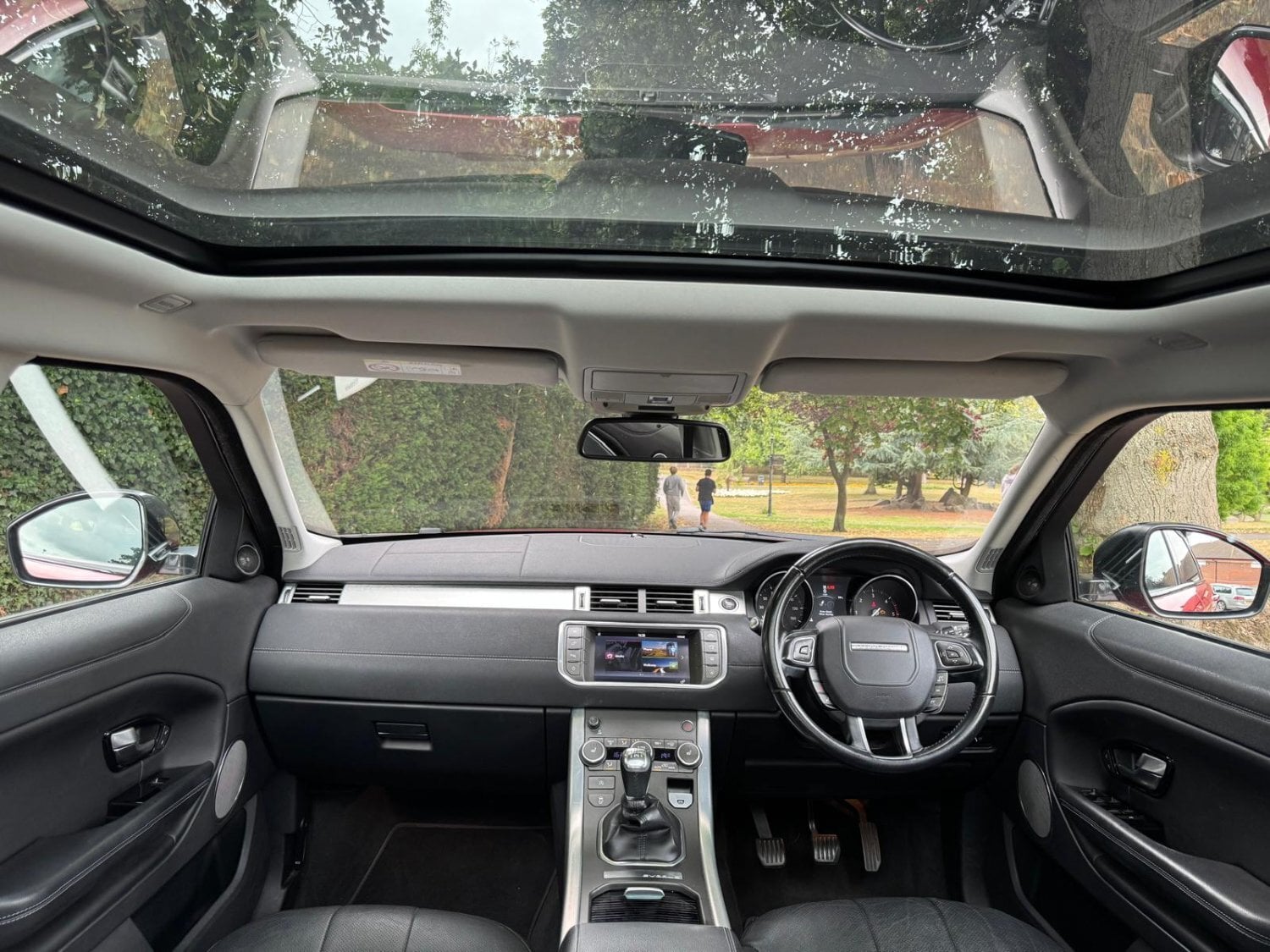 [ berth ]Land Rover Range Rover Evoque