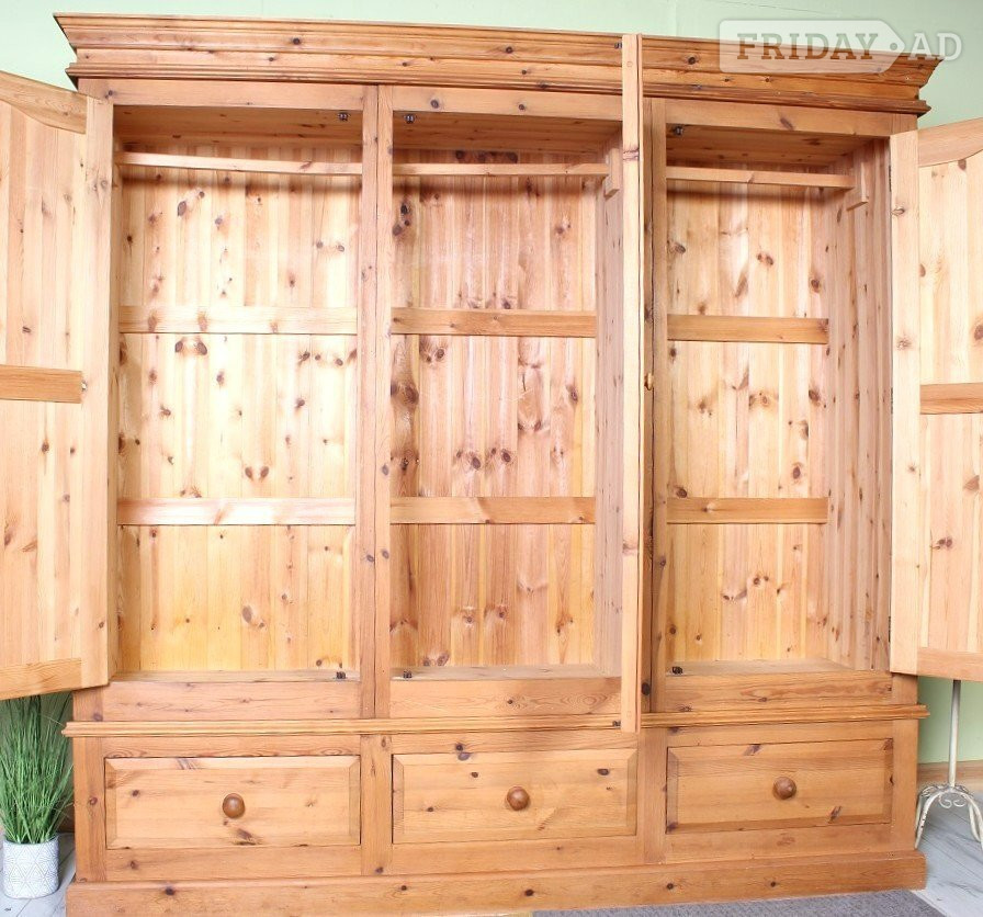 Nationwide Delivery - Large Triple Pine Farmhouse Wardrobe Clean 