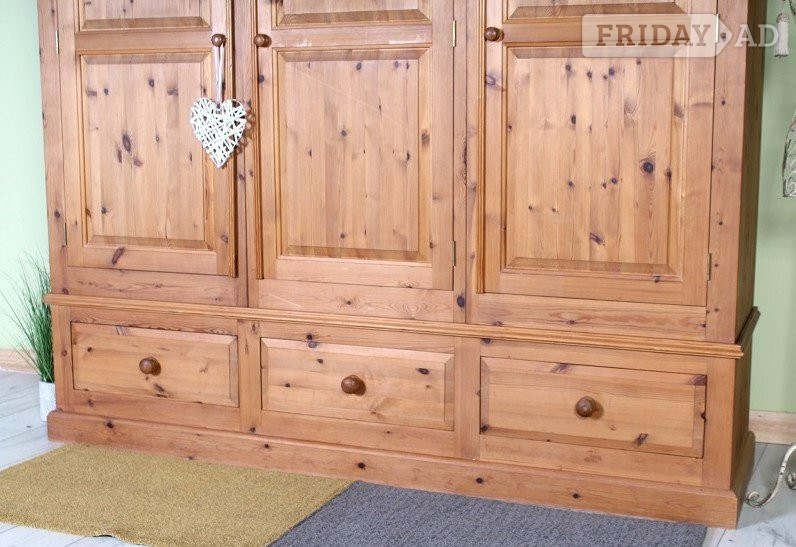 Nationwide Delivery - Large Triple Pine Farmhouse Wardrobe Clean  - Furniture in Hailsham