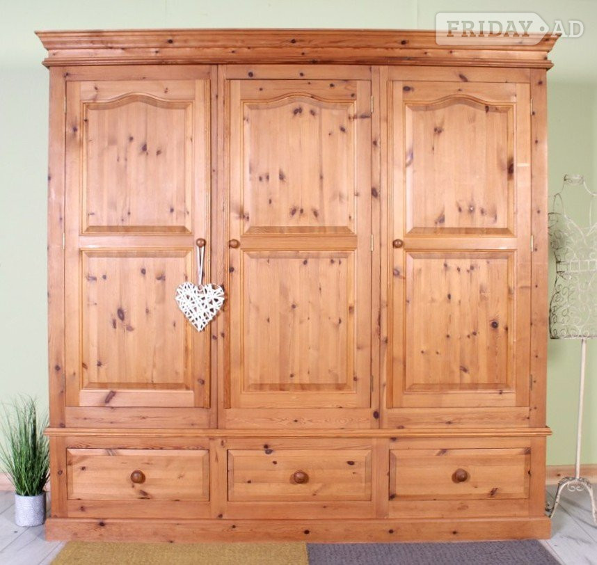 Nationwide Delivery - Large Triple Pine Farmhouse Wardrobe Clean  - Furniture