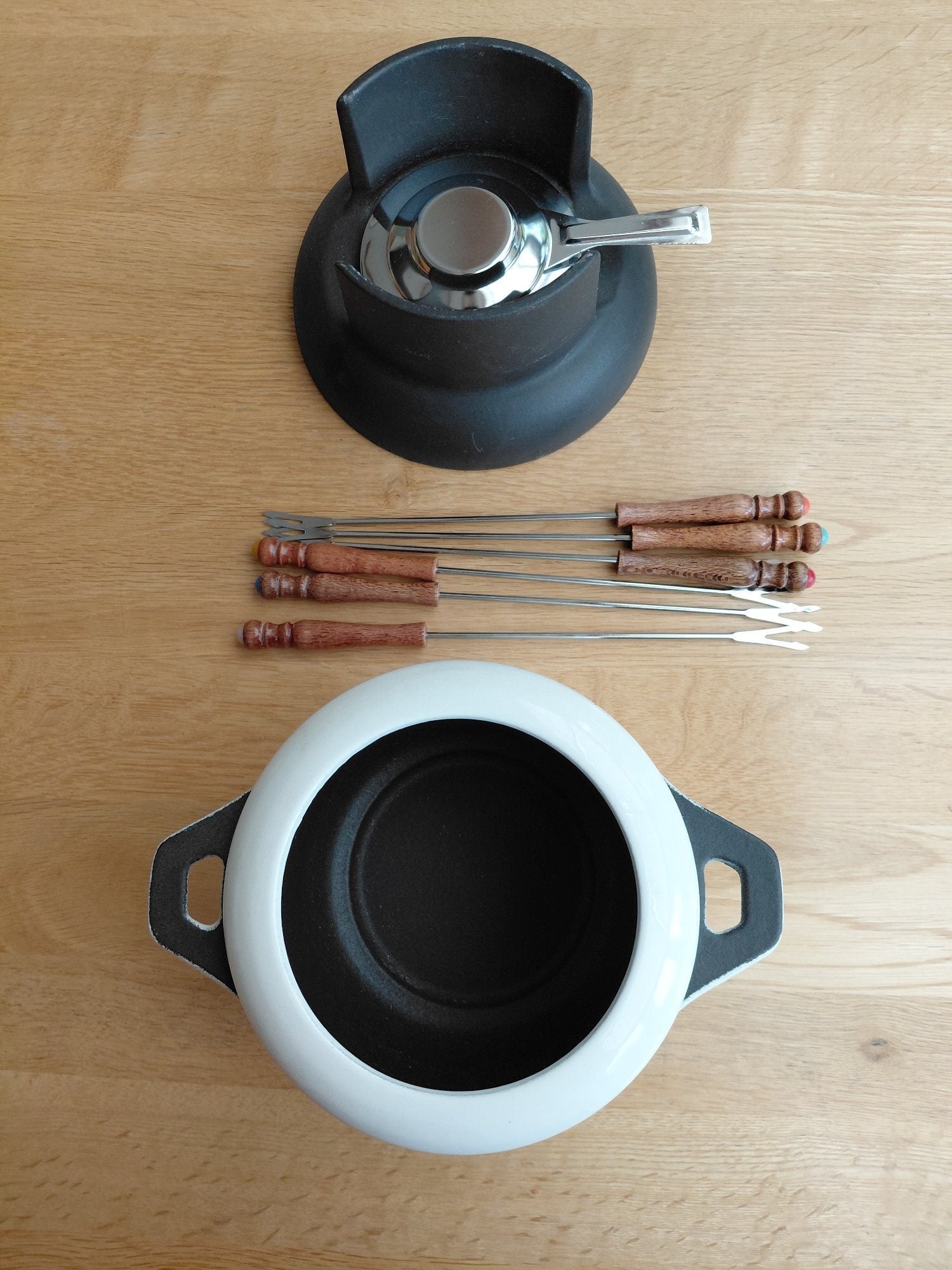Fondue Set with 6 Forks – White, Good Condition - Cookware & Dining in Winchester