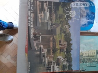 Collection of 4 different jigsaw puzzles 