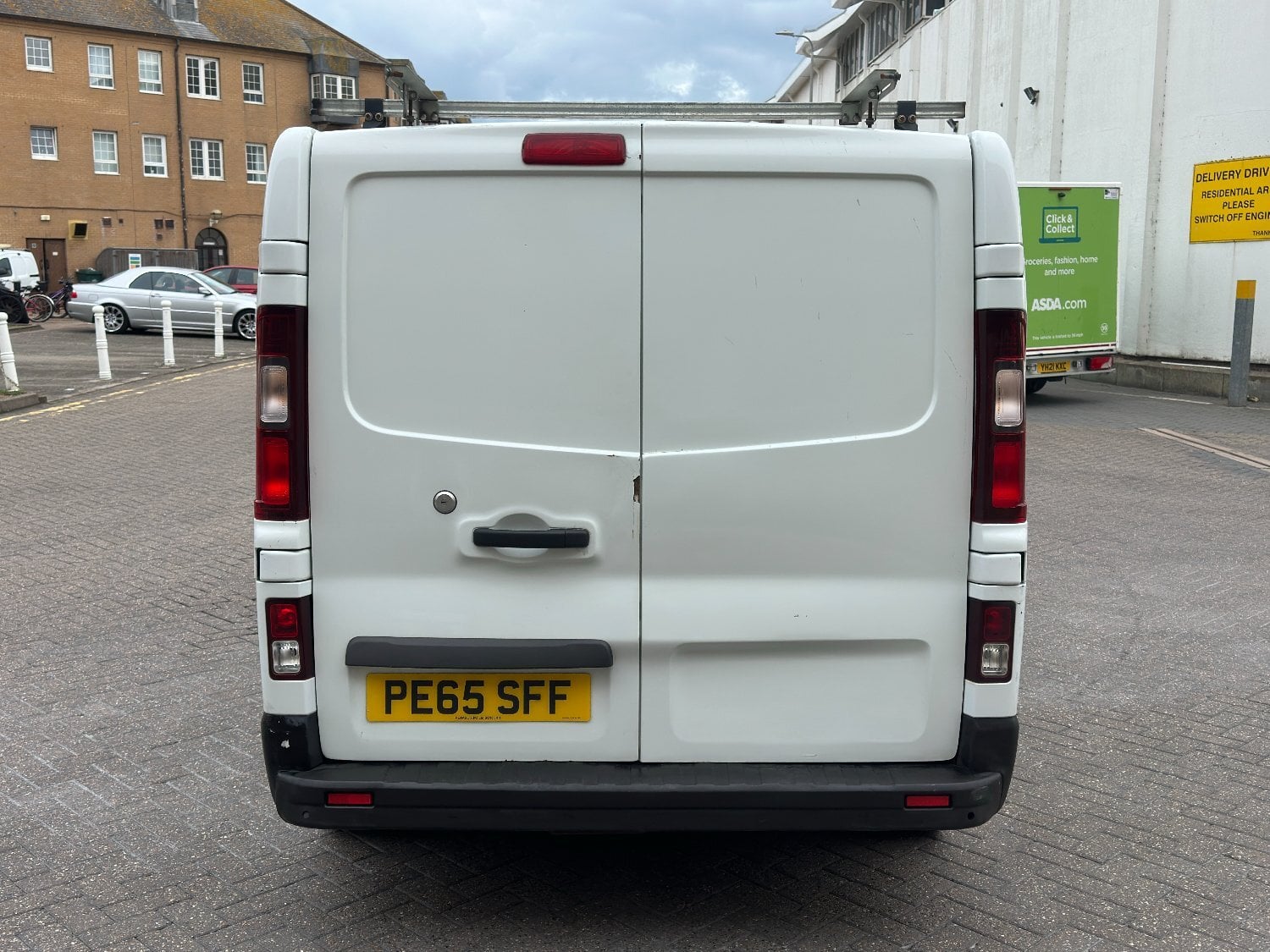2015 Renault Trafic Business Plus - New Years MOT - No VAT - Vans & Commercial Vehicles