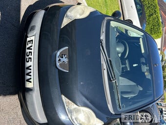 Peugeot 107 5 Door in Black