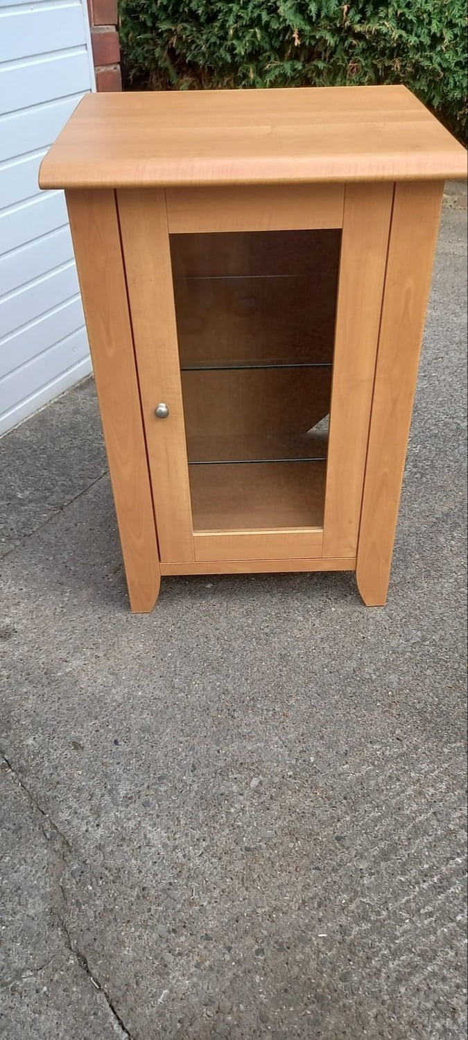 Hi fi unit  light oak      with glass door with 2 shelves