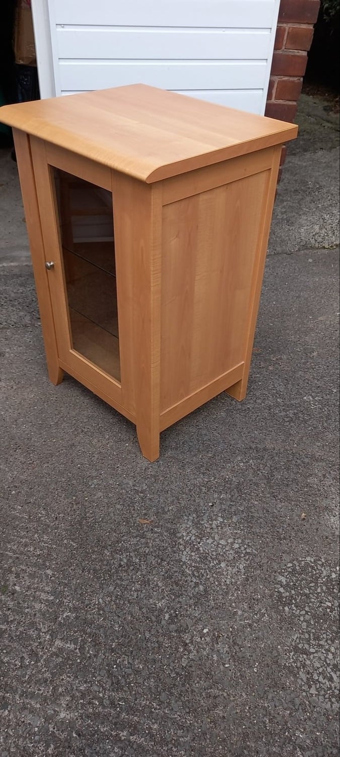 Barnsley Hi fi unit  light oak      with glass door with 2 shelves
