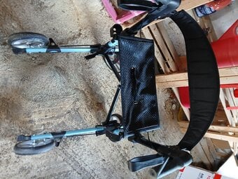 4 wheel rollator
