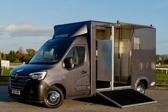 Aspire 3.5t Self Drive Horsebox Hire