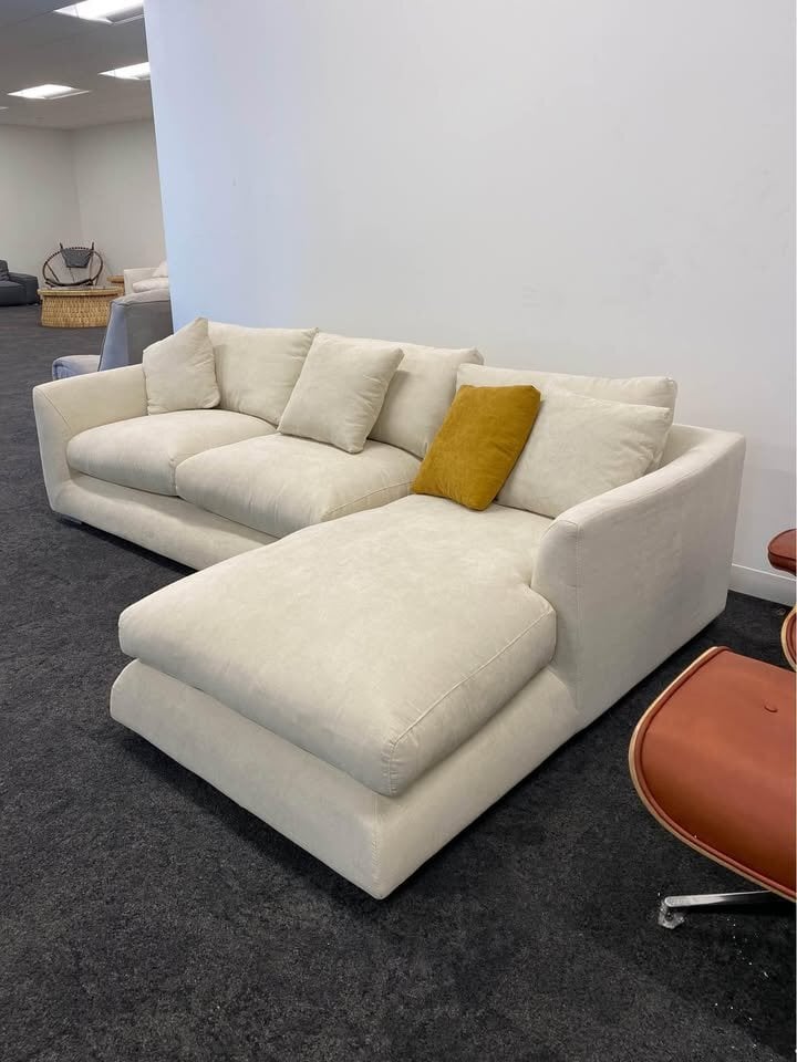 London Brand new L Shape Corner Sofa  with Chaise Lounge For Sale