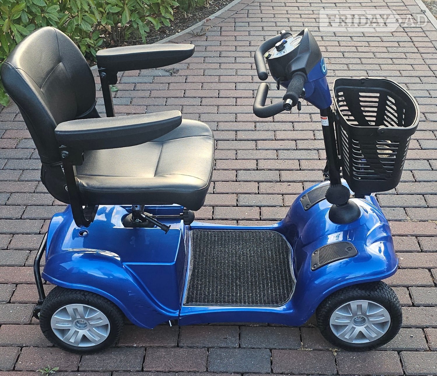 4mph pavement mobility scooter new batteries fitted