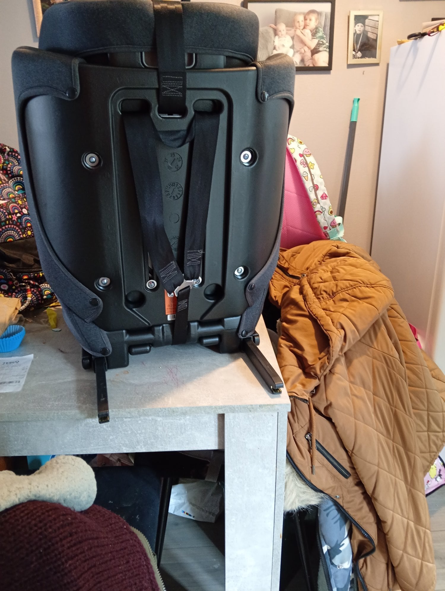childs car seat