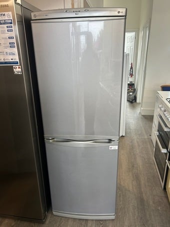 LG 60/40 FRIDGE FREEZER