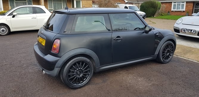 WE BUY ANY MINI!  INSTANT CASH!  BEST OFFERS! - Cars in Brighton