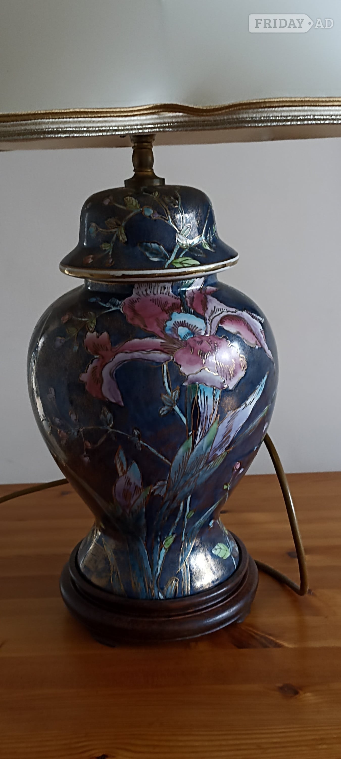 Uckfield Vintage style floral ginger jar lamp with wooden base and handmad