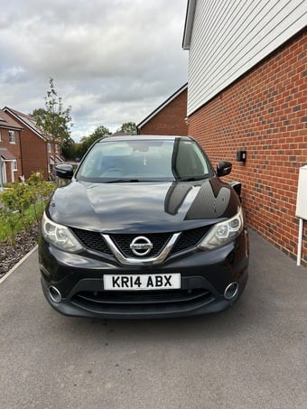 Cruise control, electric handbrake, dual climate control