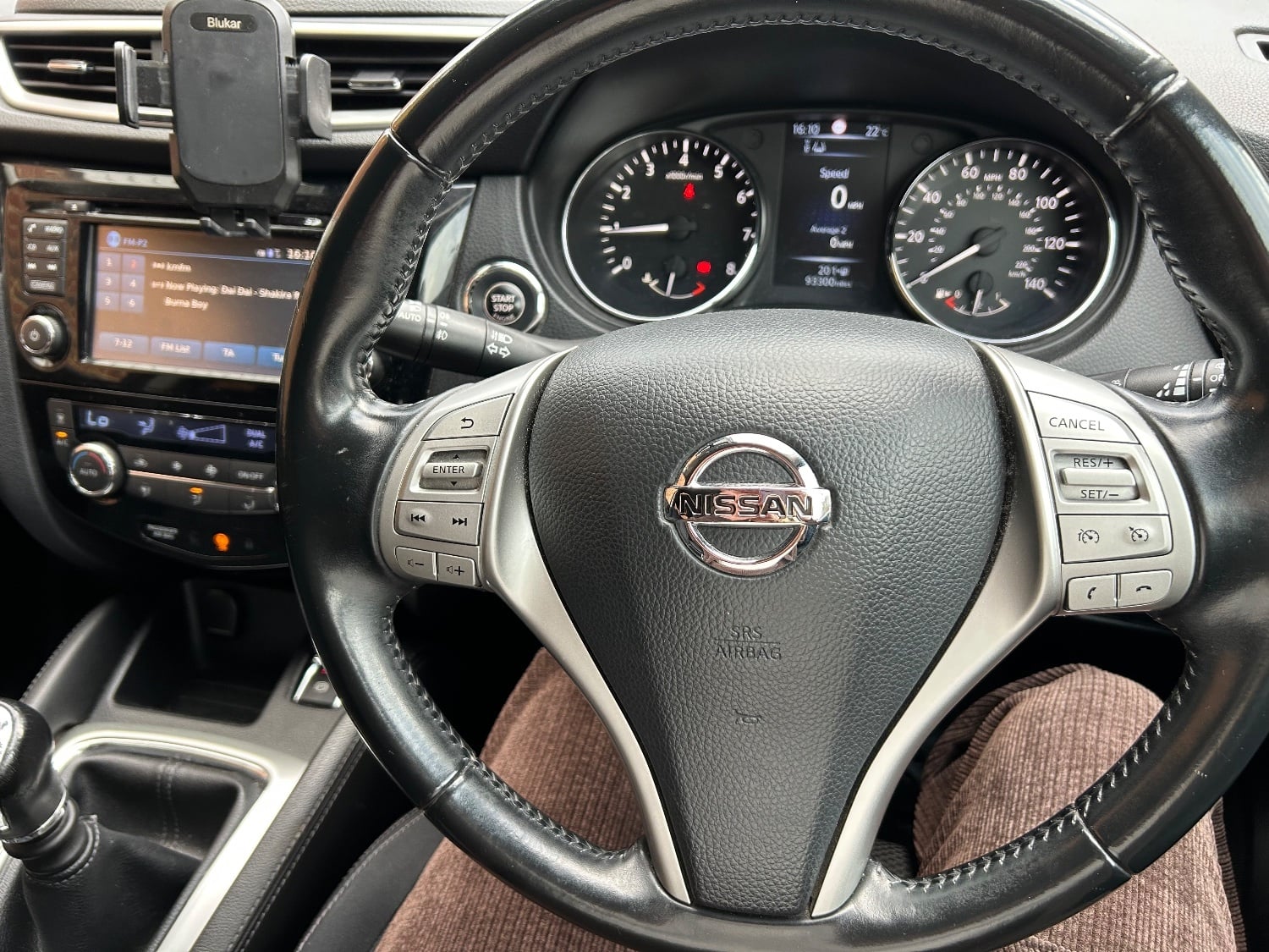 Cruise control, electric handbrake, dual climate control - Cars