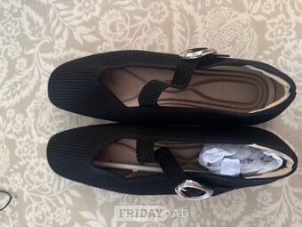 Beautiful orthopaedic black pumps