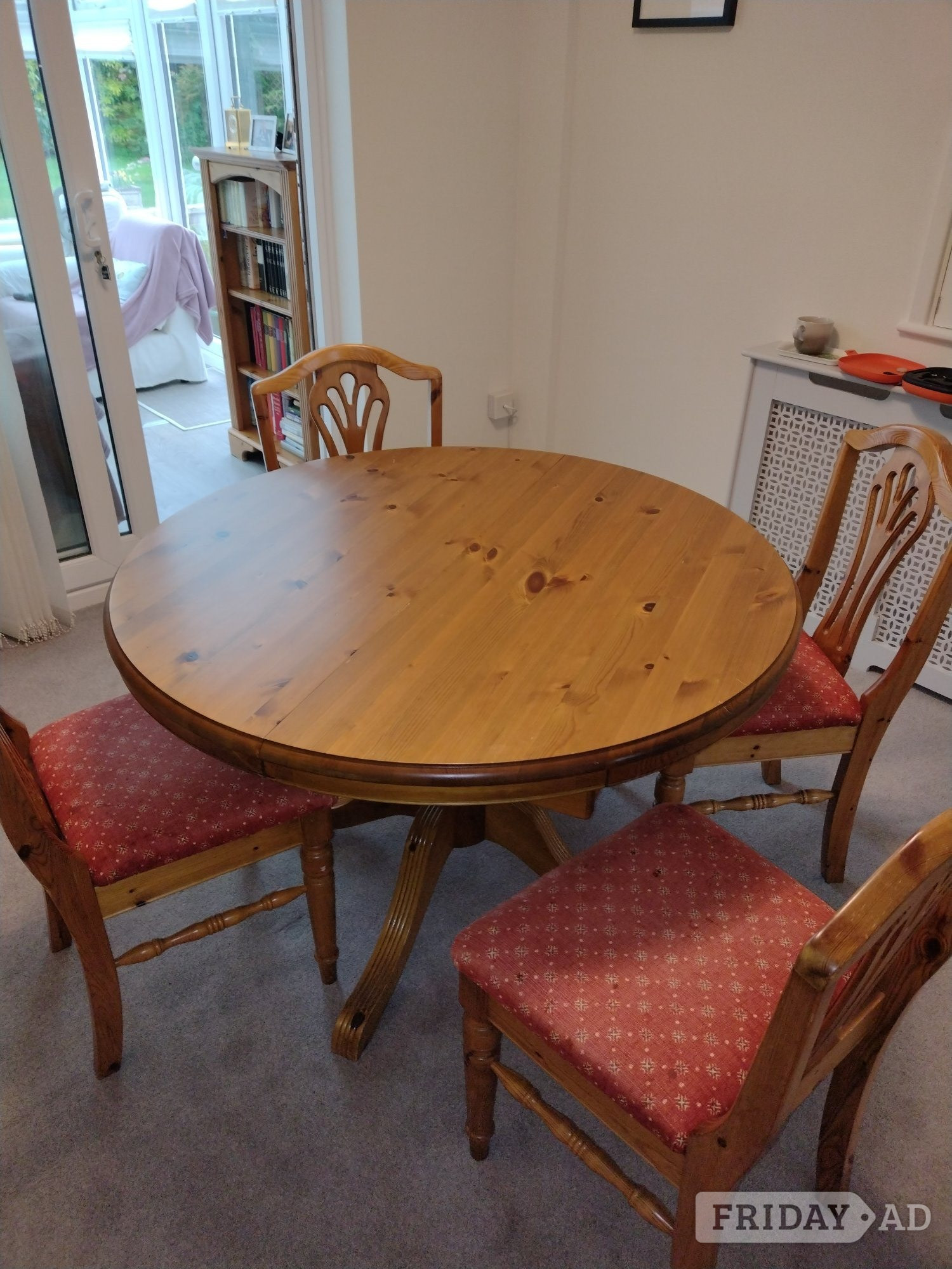 Ducal Victoria pine extending dining table with pedestal base. in Gravesend