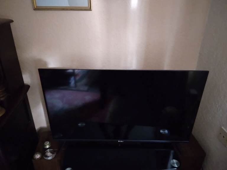  Teeview 40 inch full hd smart tv 6weeks old in Bradford