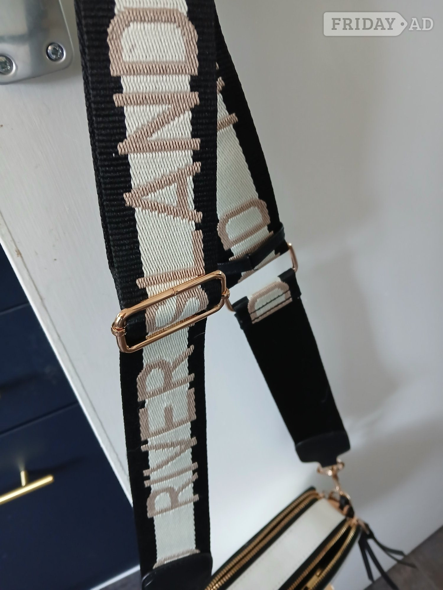 Tunbridge Wells River island sidebag and purse