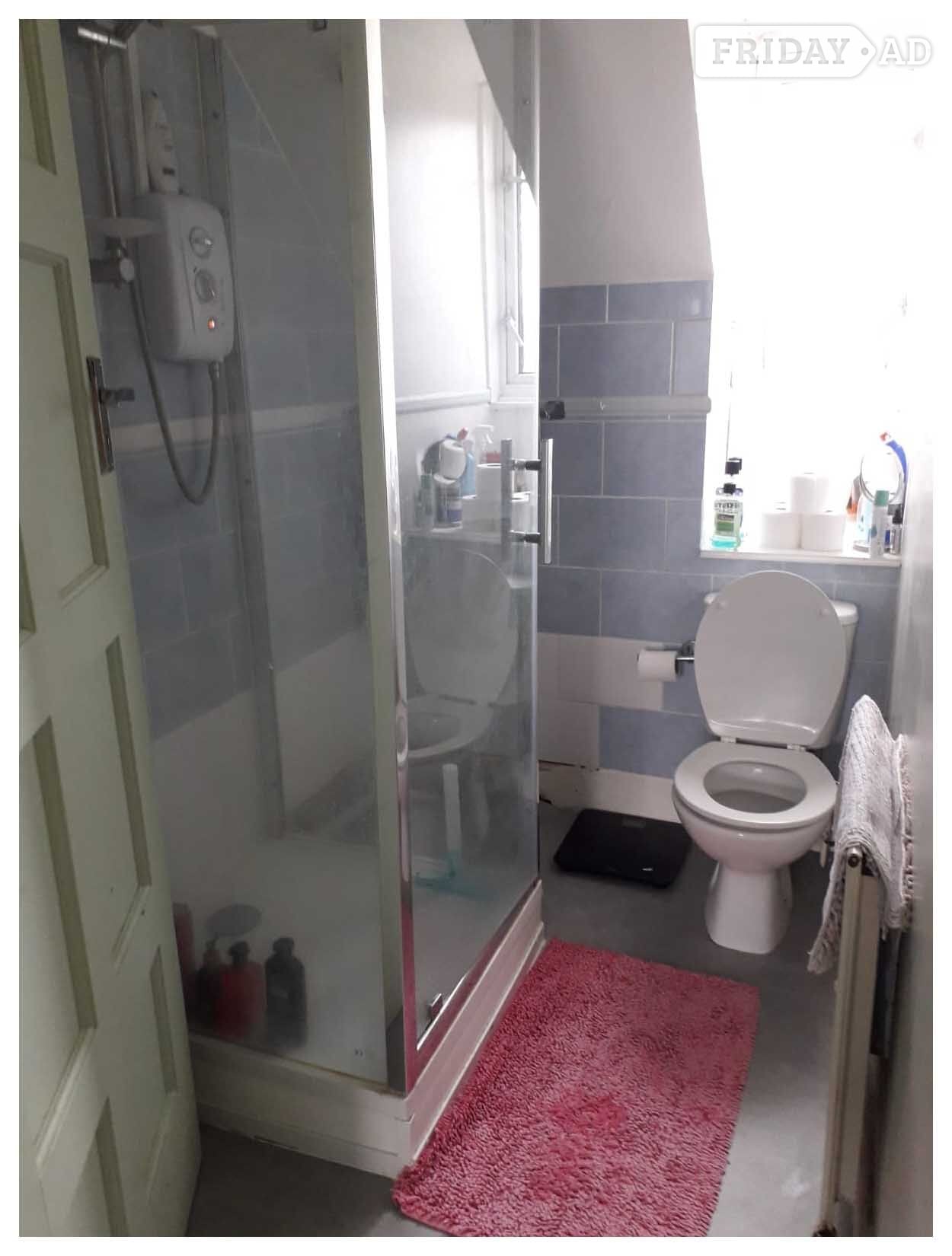 Single room to rent in a shared 3 bedroom apartment - Rooms