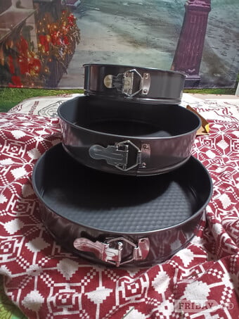 Pill-O-Pad.cushion for tablets etc./Cake Tins!!per items