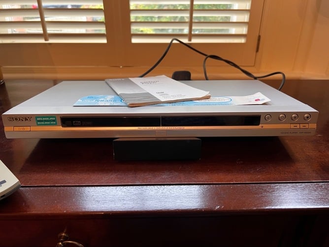 Sony DVD player with Remote - DVP- NS355