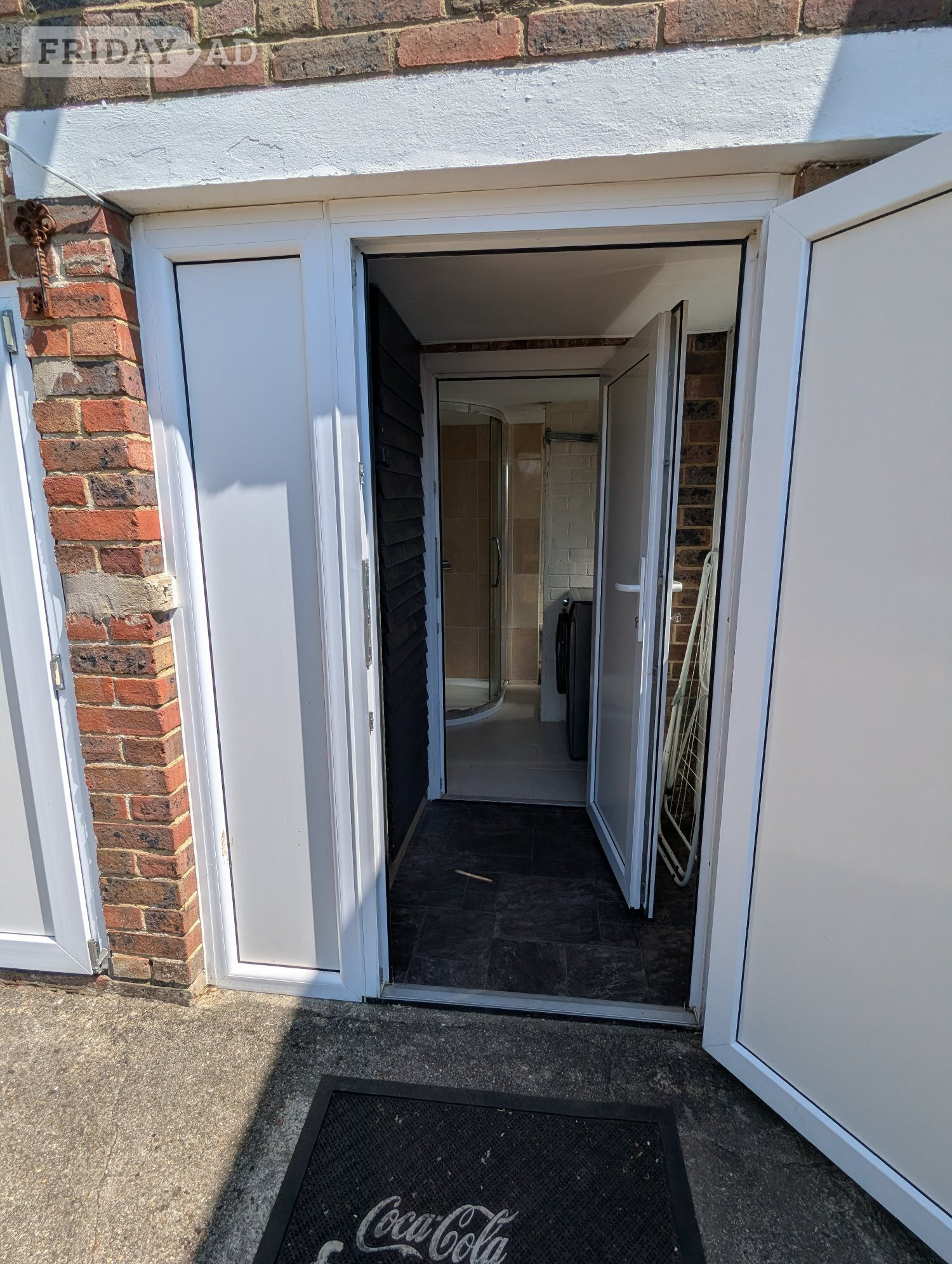 STUDIO FLAT FOR SINGLE PERSON** RENT INCLUDES ALL BILLS750 in Brighton