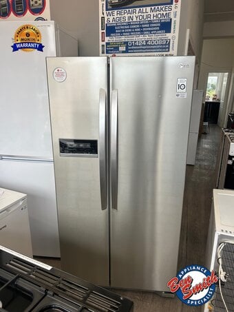 LG AMERICAN FRIDGE/FREEZER