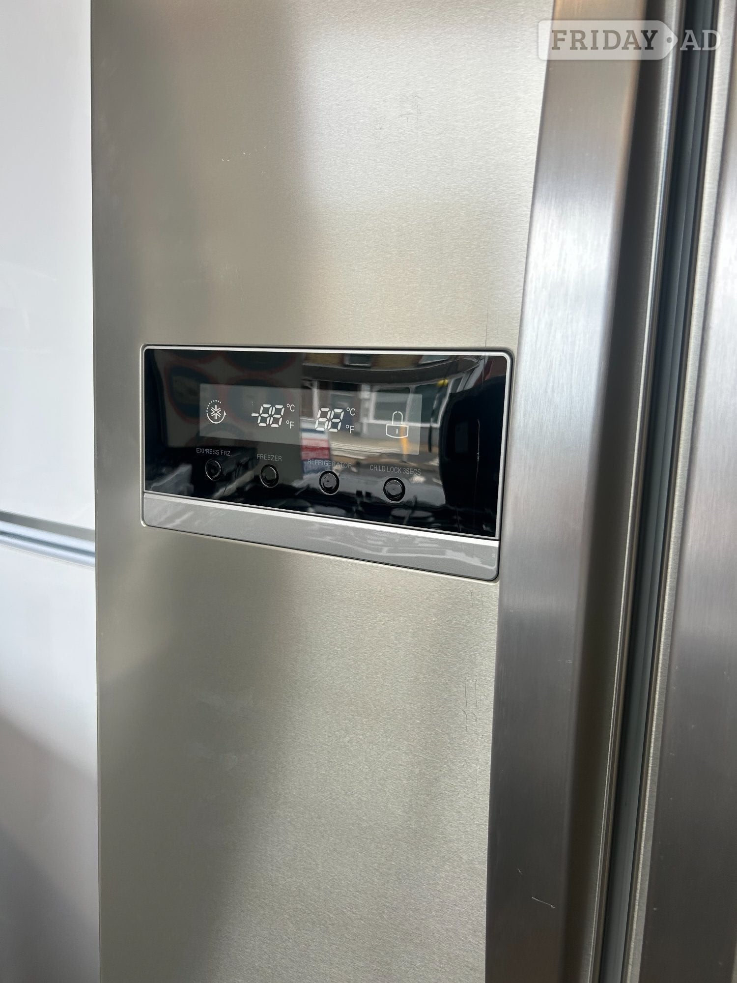 LG AMERICAN FRIDGE/FREEZER - Home Appliances