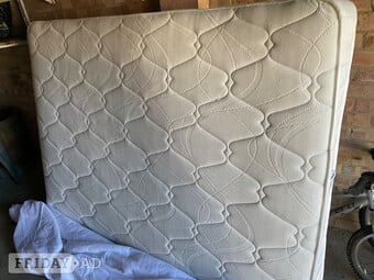 Double bed mattress in excellent condition 