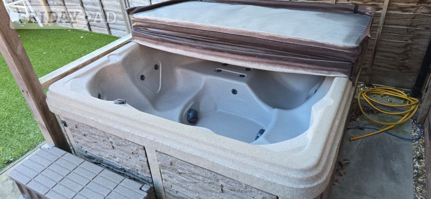 Worthing Hot tub plug and play