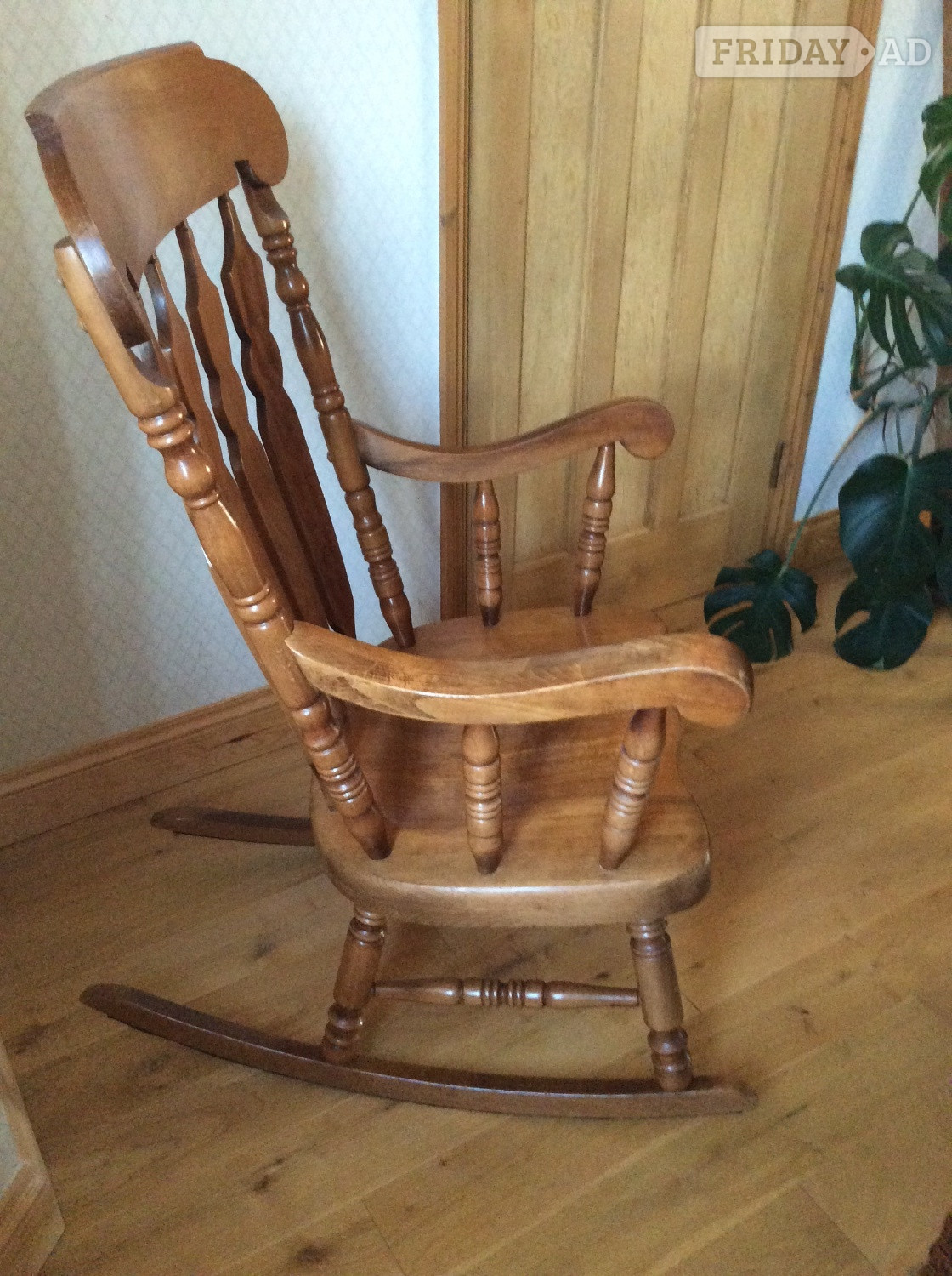 GREAT PINE ROCKING CHAIR