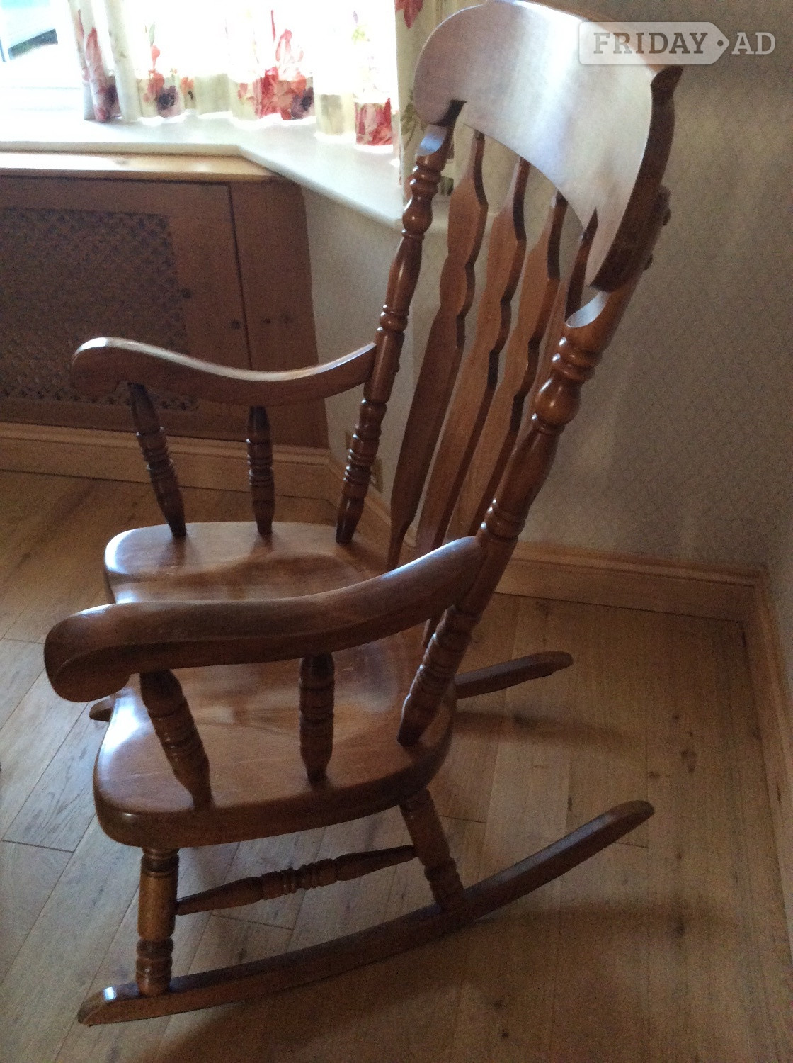  GREAT PINE ROCKING CHAIR