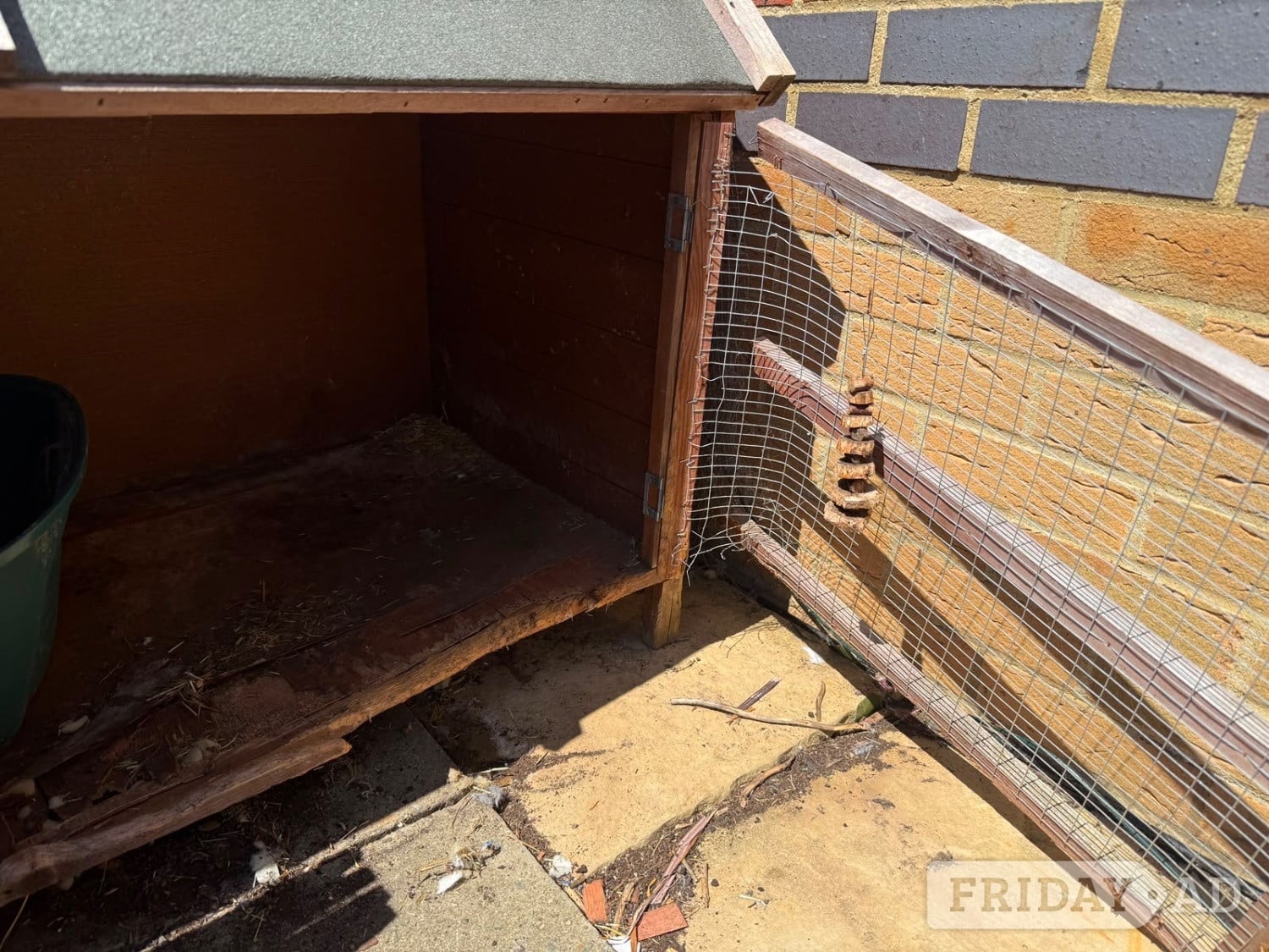 Rabbit/ Guinea Pig hutch .. with foldable run 