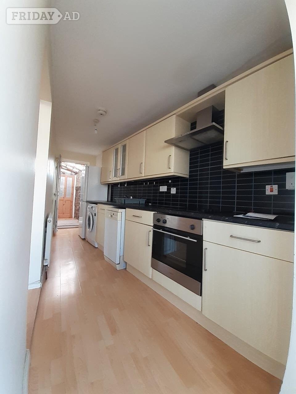 Hillingdon One bedroom groundfloor flat with separate kitchen