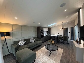 FOR SALE, LUXURY LODGE YORKSHIRE SPA RETREAT, HELMSLEY, YORK, HARROGATE, PET FRIENDLY